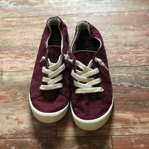 Woman’s maroon mad love casual tennis shoes